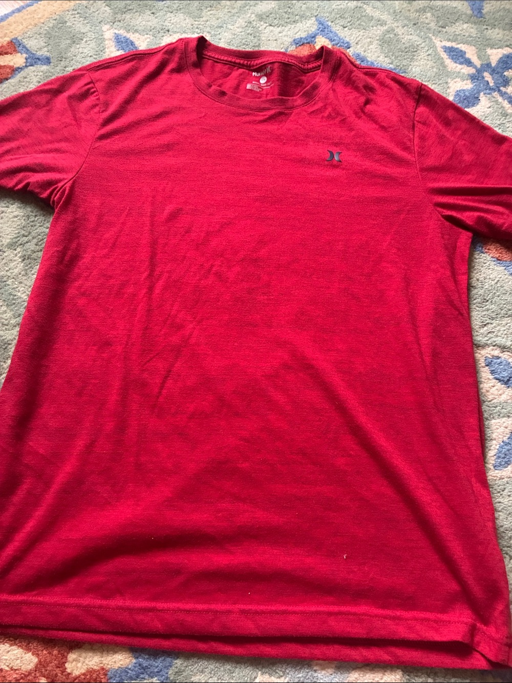 Hurley t shirt lot Men's Red Short-Sleeve Crew Tee and White t shirt